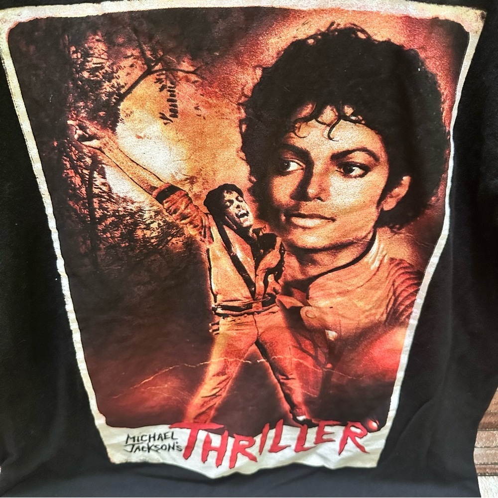 Black Thriller Graphic Men’s T-Shirt Size L — image 6 of 8